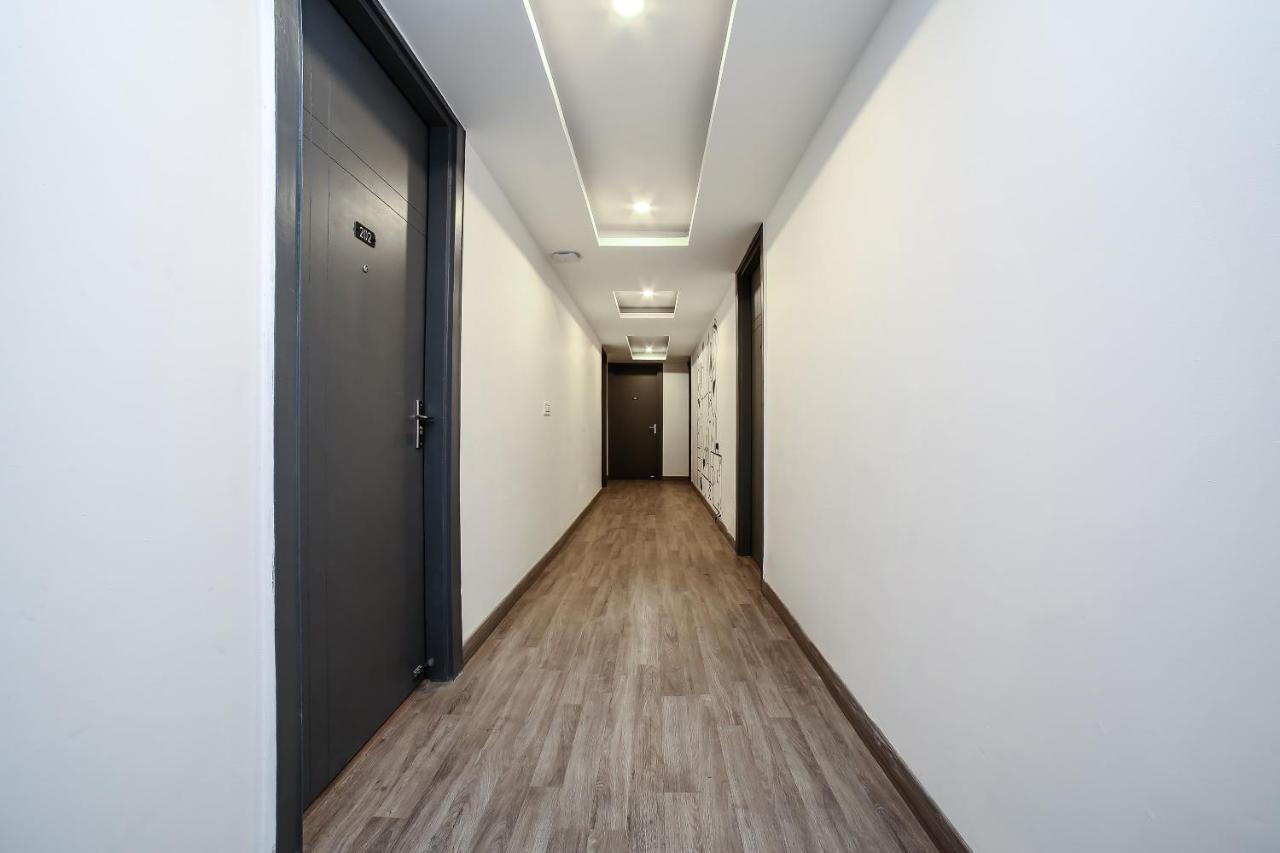 Готель Townhouse Sohna Road 2 Ґурґаон Екстер'єр фото