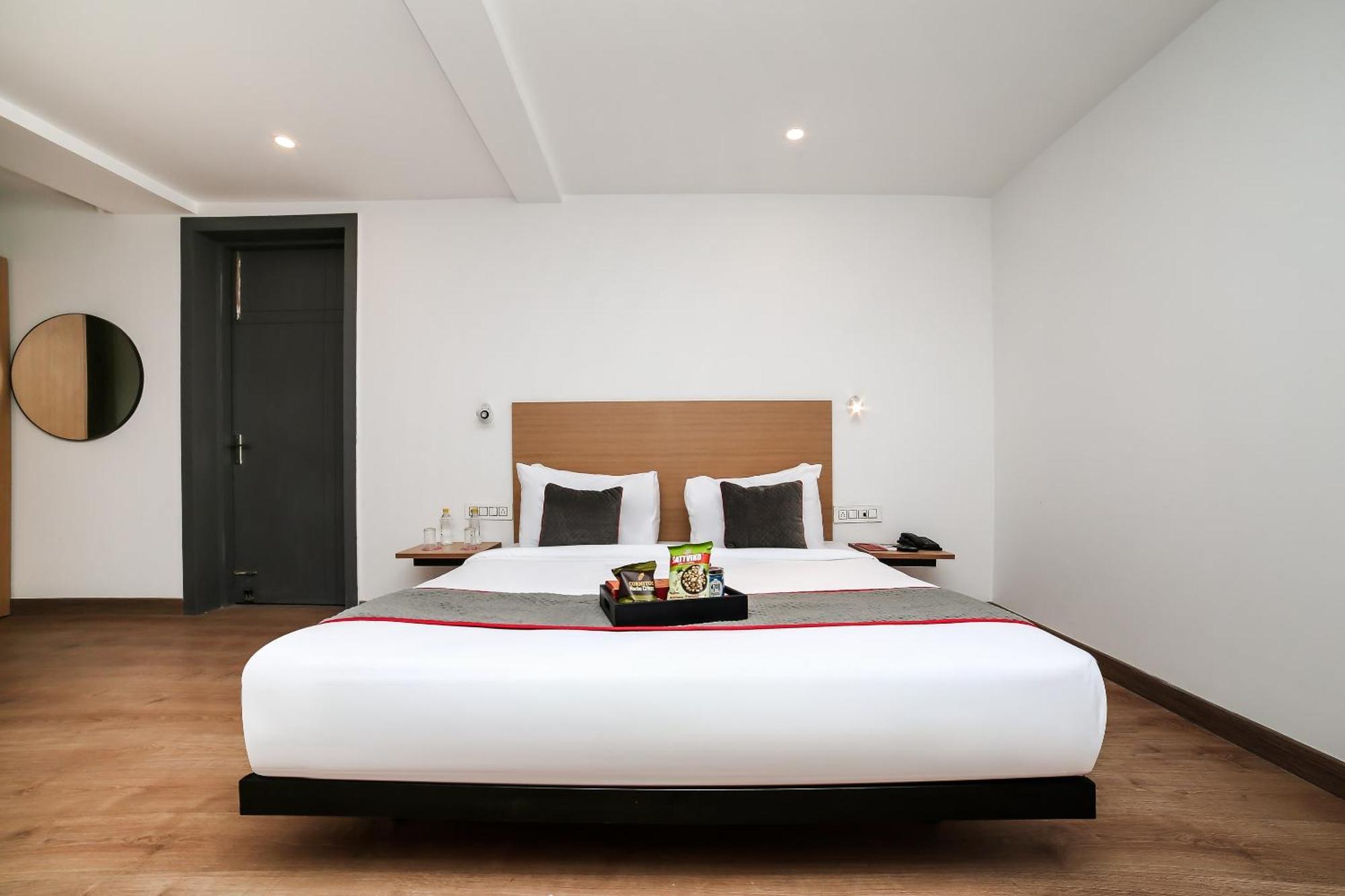 Готель Townhouse Sohna Road 2 Ґурґаон Екстер'єр фото
