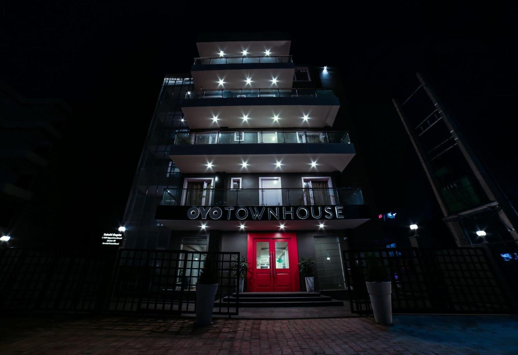 Готель Townhouse Sohna Road 2 Ґурґаон Екстер'єр фото